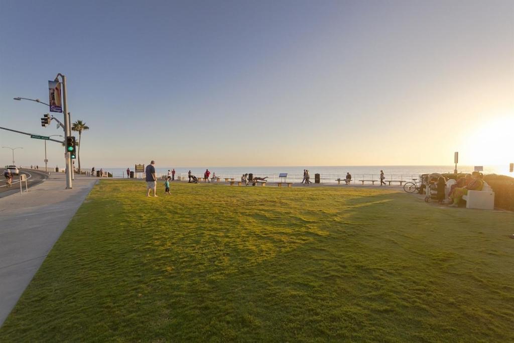 Ocean View From Private Patio, Across Street From Beach Apartment Carlsbad Exterior photo